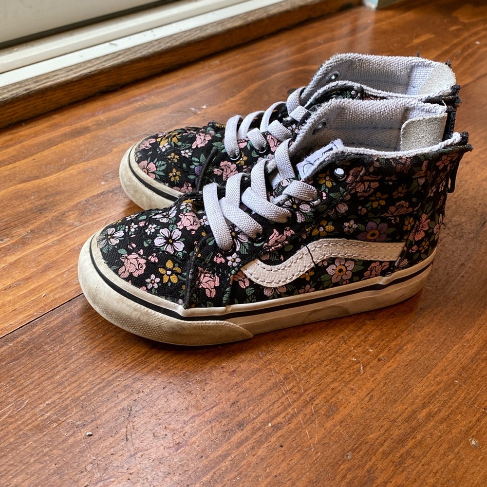 COPY - Toddler Vans Sk8 Hi Zip Sneakers size 7